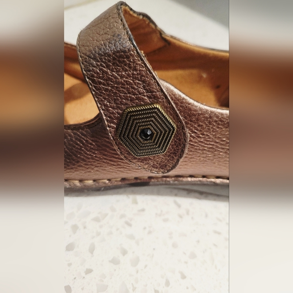 Montana Artisan Crafted Bronze/Brown Leather Mary Jane Shoes | Size 5 - Picture 5 of 7